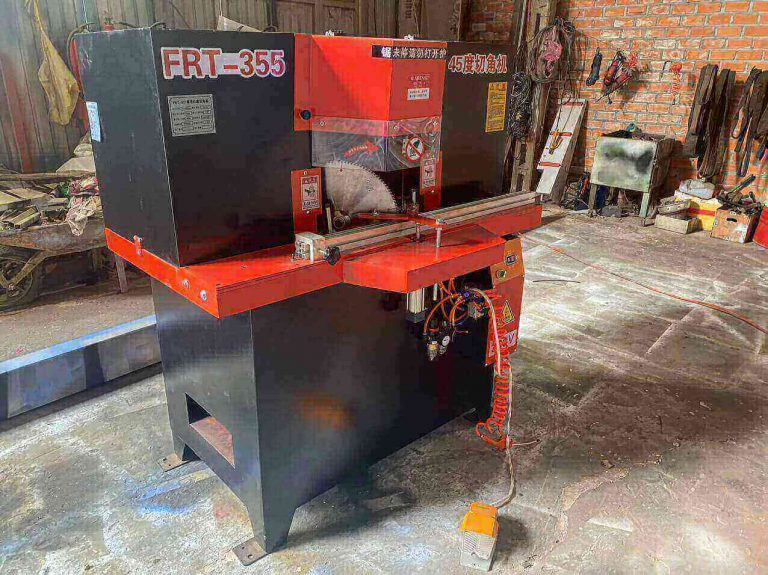Máy cắt nhôm nội thất 2 đầu