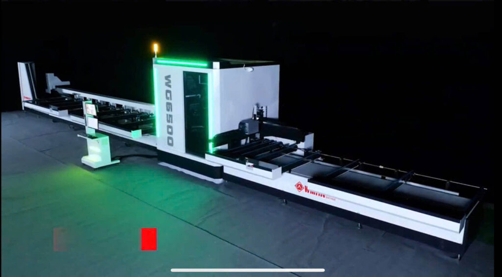 Dây chuyền máy cắt nhôm trung tâm cnc