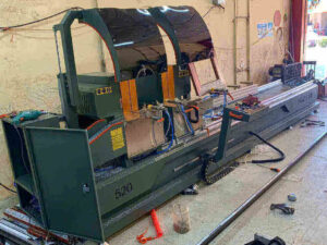 Máy cắt nhôm đời mới 2026