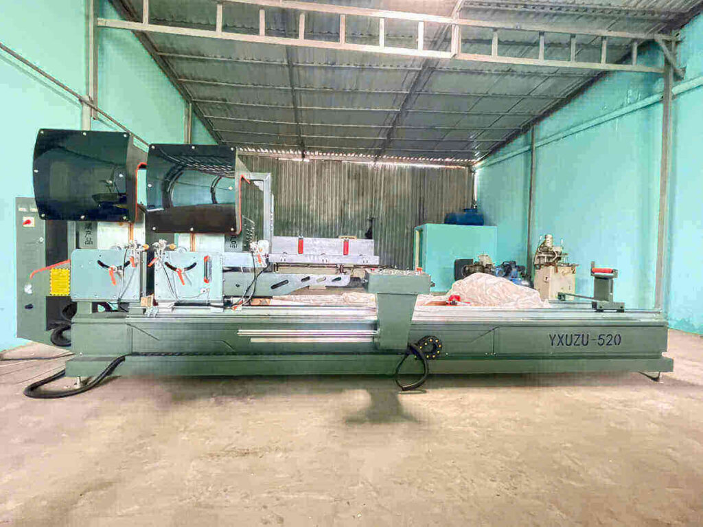 Máy cắt nhôm cao cấp 520.