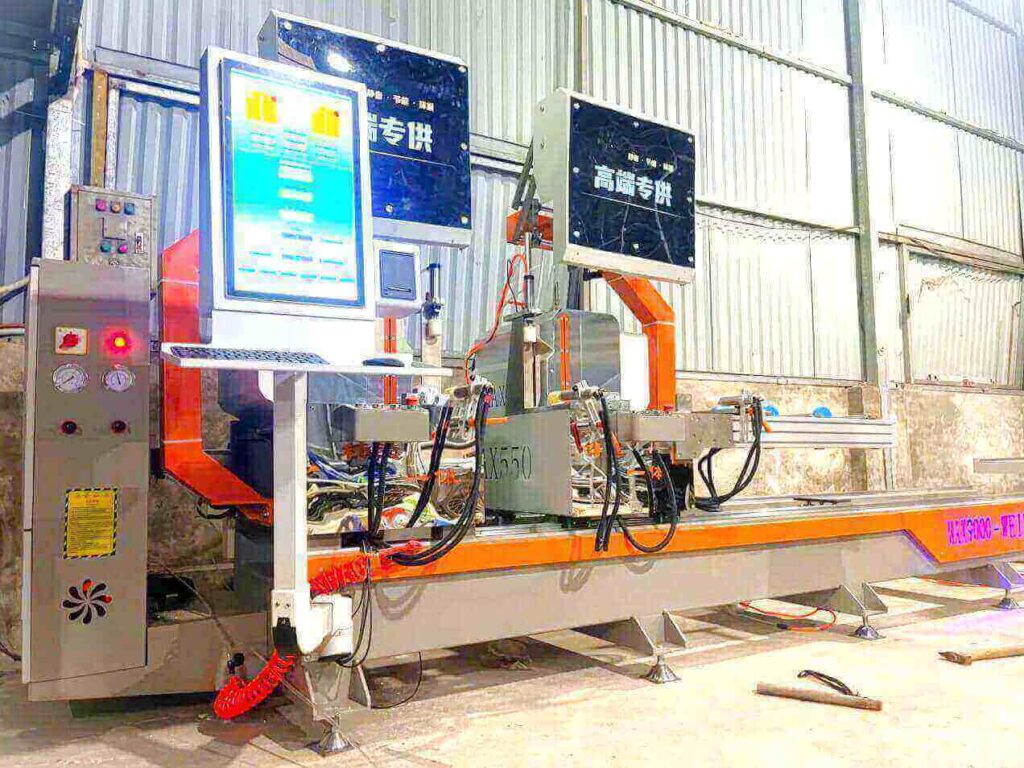 Máy cắt nhôm ngoại tuyến CNC